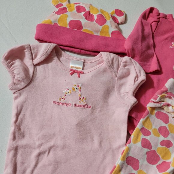 Gymboree Jolly Giraffe NWT Outlet 0-3 month Light pink Bodysuit, NWOT Outlet Hat - Picture 3 of 4